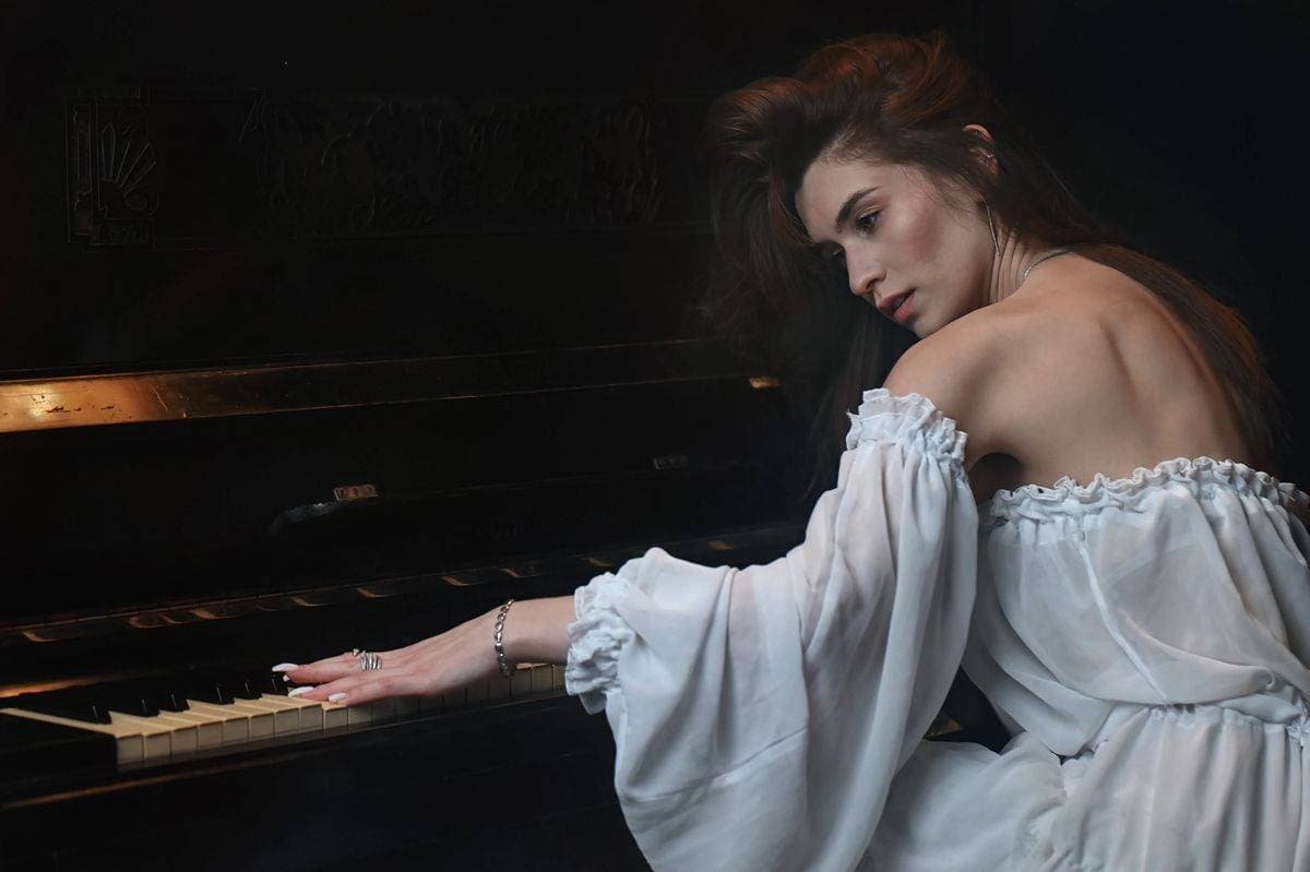 How to know when your artist visuals need a refresh